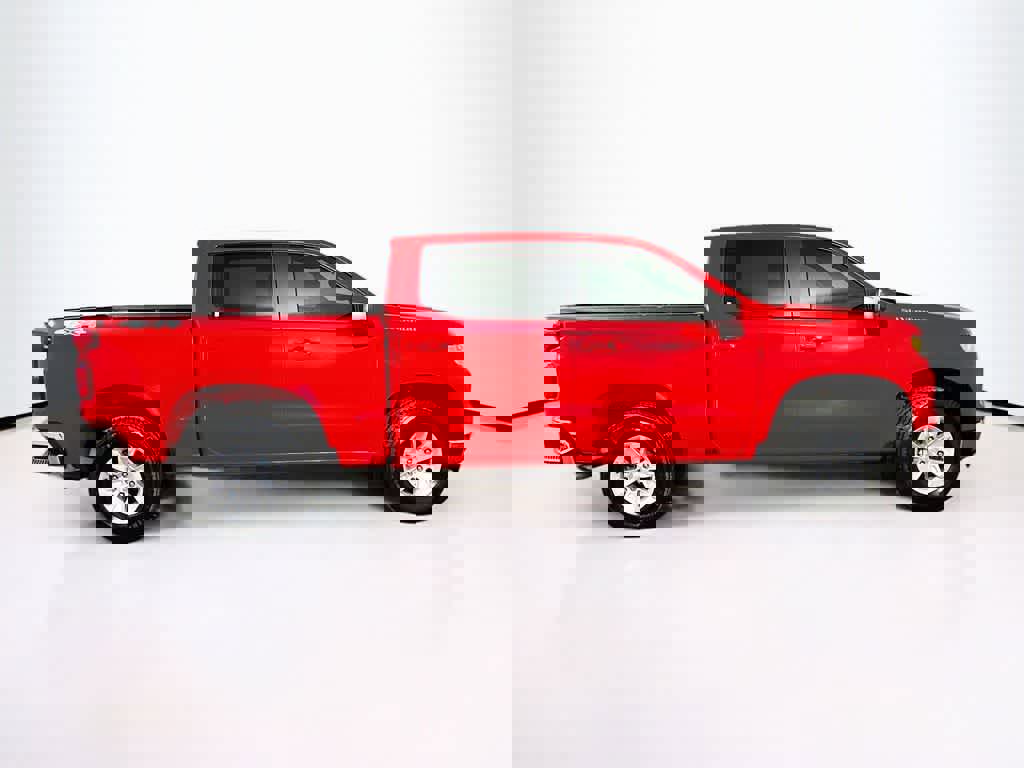 Used 2025 Chevrolet Silverado 1500 LT image 25