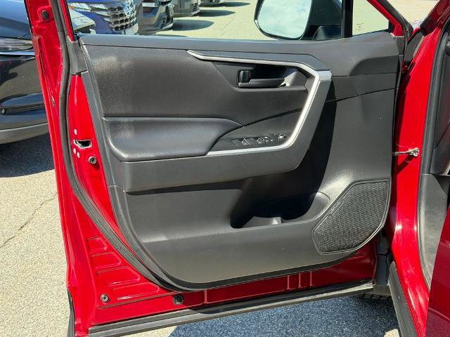 Used 2023 Toyota RAV4 LE AWD/4WD image 10