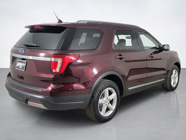 Certified 2019 Ford Explorer XLT w/ Equipment Group 202A FWD image 3
