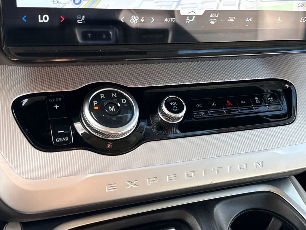 Certified 2025 Ford Expedition Active image 23