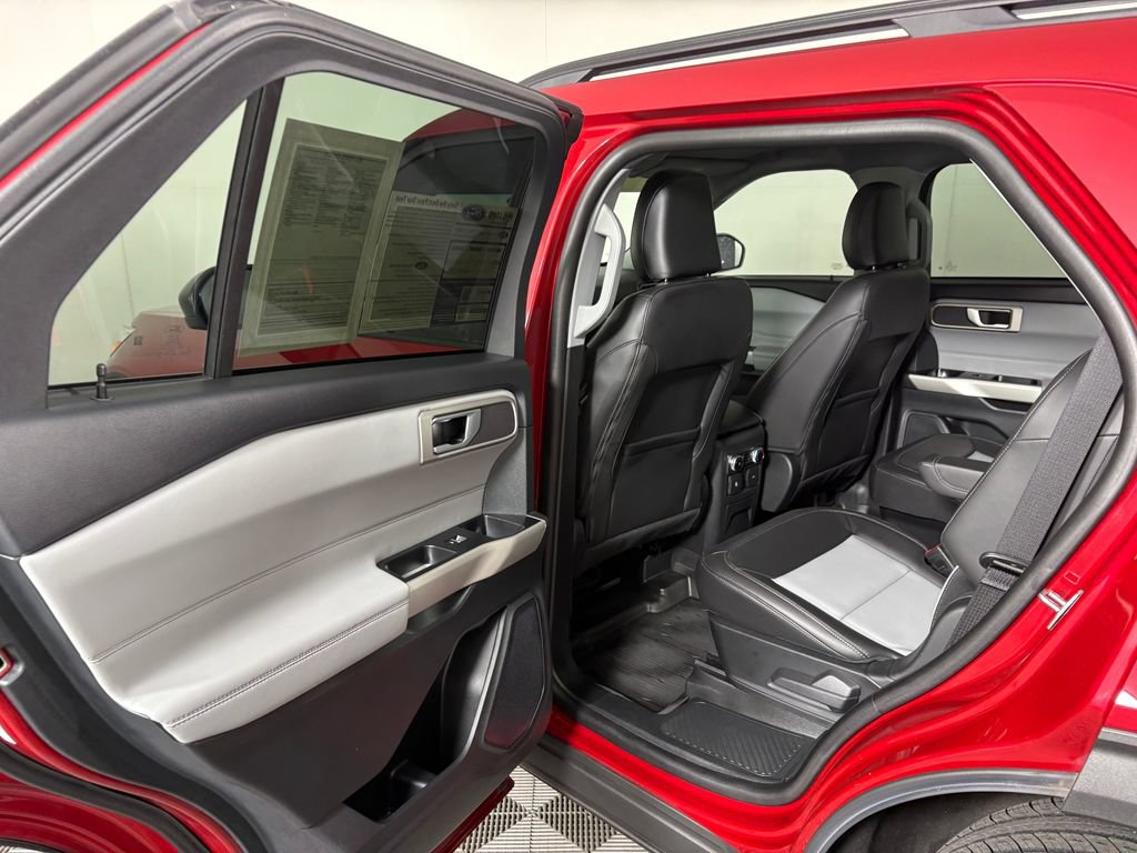 Certified 2023 Ford Explorer XLT w/ Equipment Group 202A AWD/4WD image 29