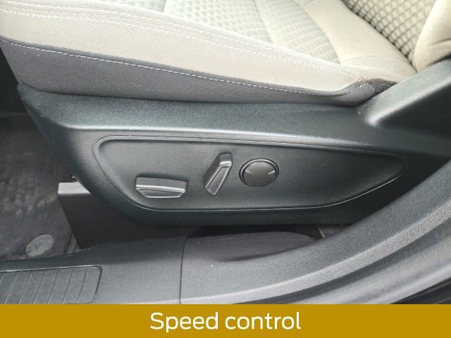 Certified 2022 Ford Escape SE w/ SE Sport Appearance Package image 19