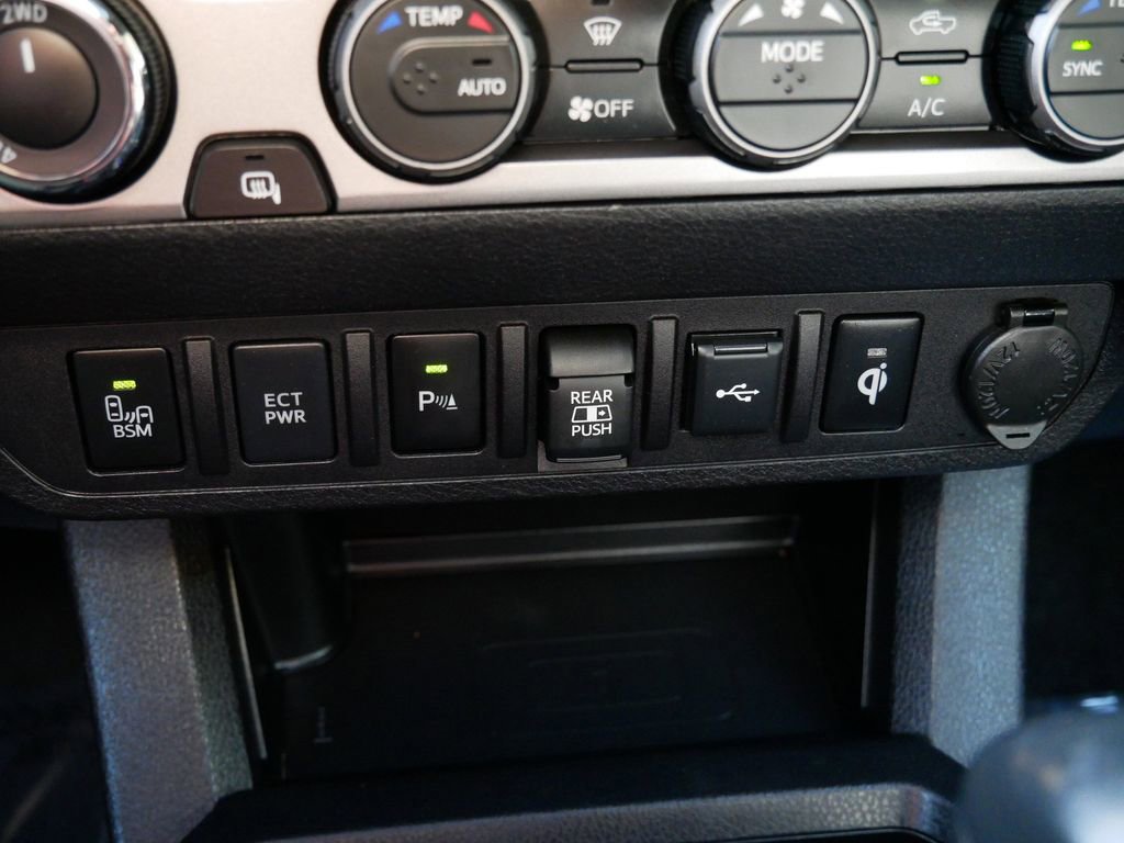 Used 2023 Toyota Tacoma Limited image 24