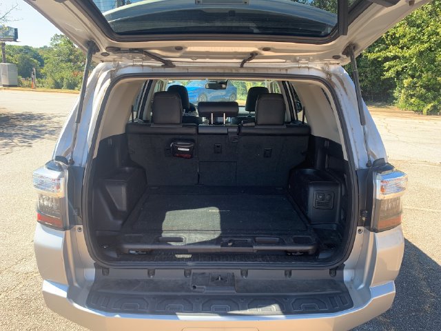 Used 2022 Toyota 4Runner SR5 Premium w/ Moonroof Package AWD/4WD image 9