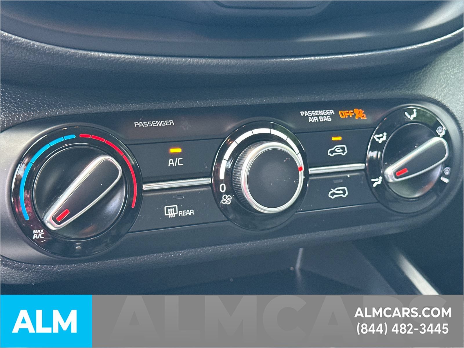 Used 2025 Kia Soul LX w/ LX Technology Package FWD image 33