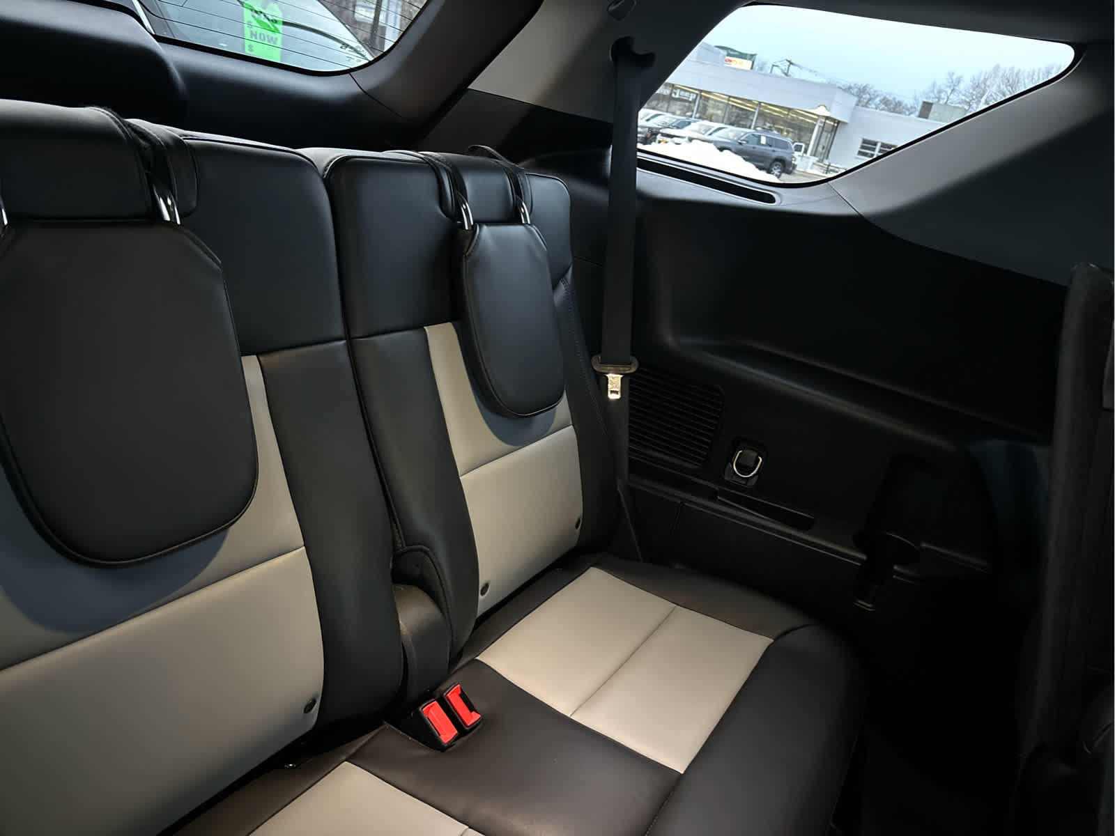 Certified 2023 Ford Explorer XLT w/ Equipment Group 202A image 33