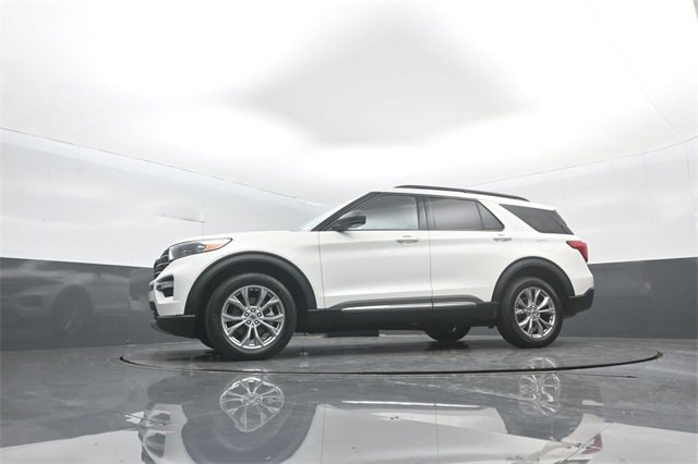 Certified 2021 Ford Explorer XLT w/ Equipment Group 202A image 29