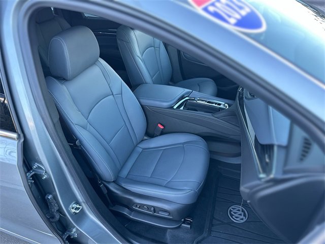 Used 2023 Buick Enclave Premium w/ Experience Buick Package image 29