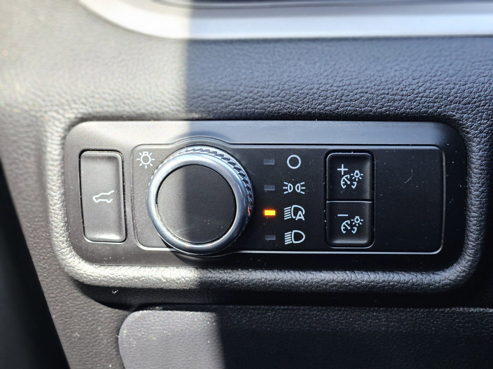 Certified 2023 Ford Explorer XLT image 24