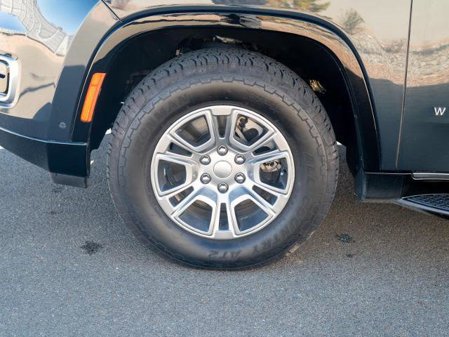 Used 2023 Jeep Wagoneer BASE w/ Convenience Group I image 13
