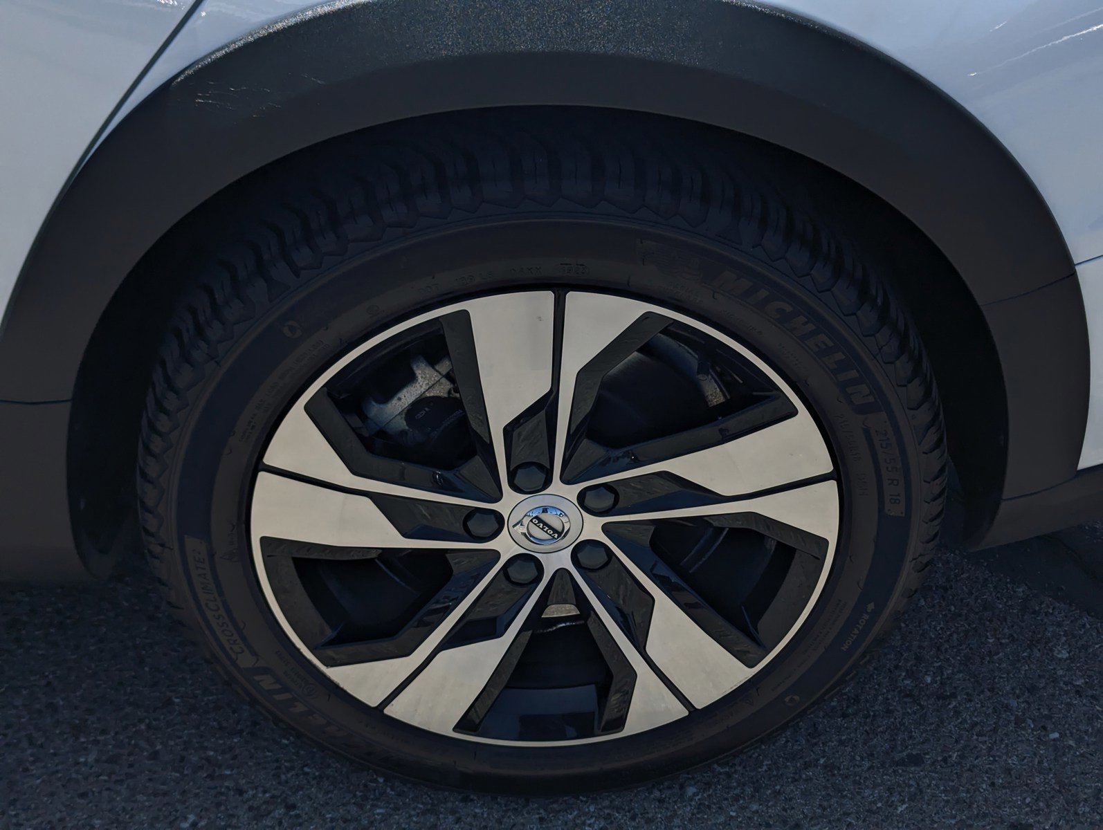 Used 2020 Volvo V60 T5 Cross Country AWD/4WD image 7