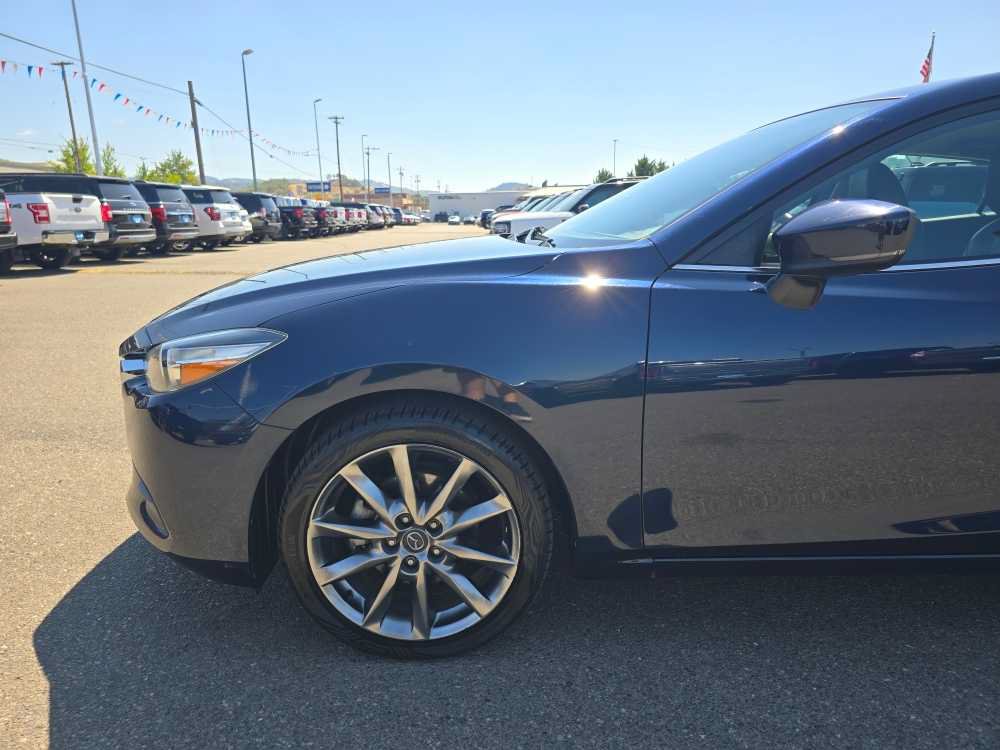 Used 2018 MAZDA MAZDA3 Touring FWD image 18