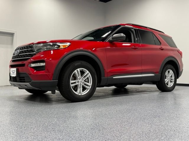 Certified 2023 Ford Explorer XLT w/ Equipment Group 202A AWD/4WD image 5