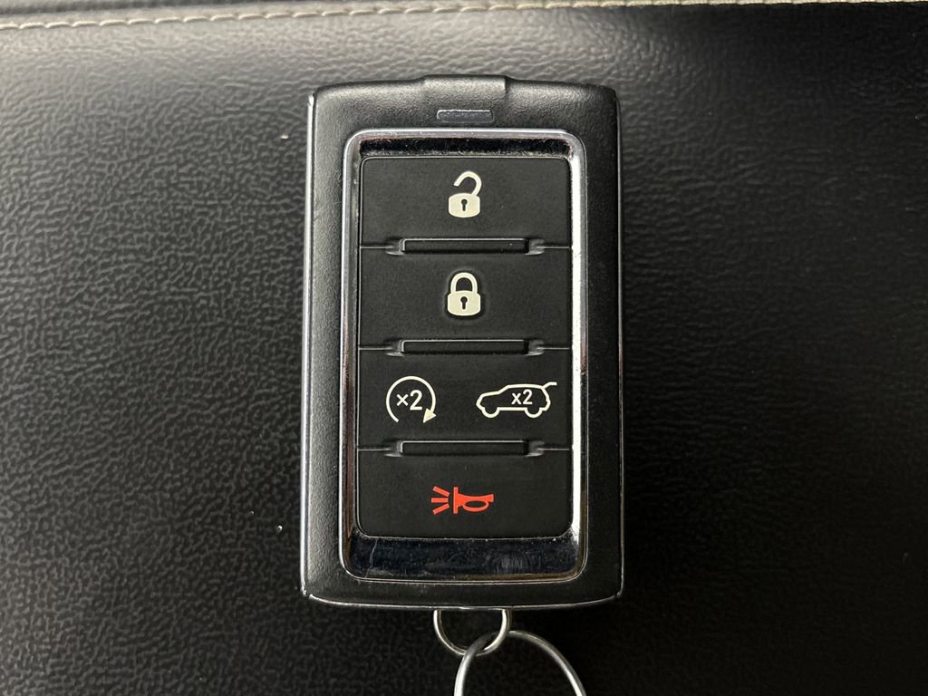 Used 2021 Jeep Grand Cherokee L Limited AWD/4WD image 34