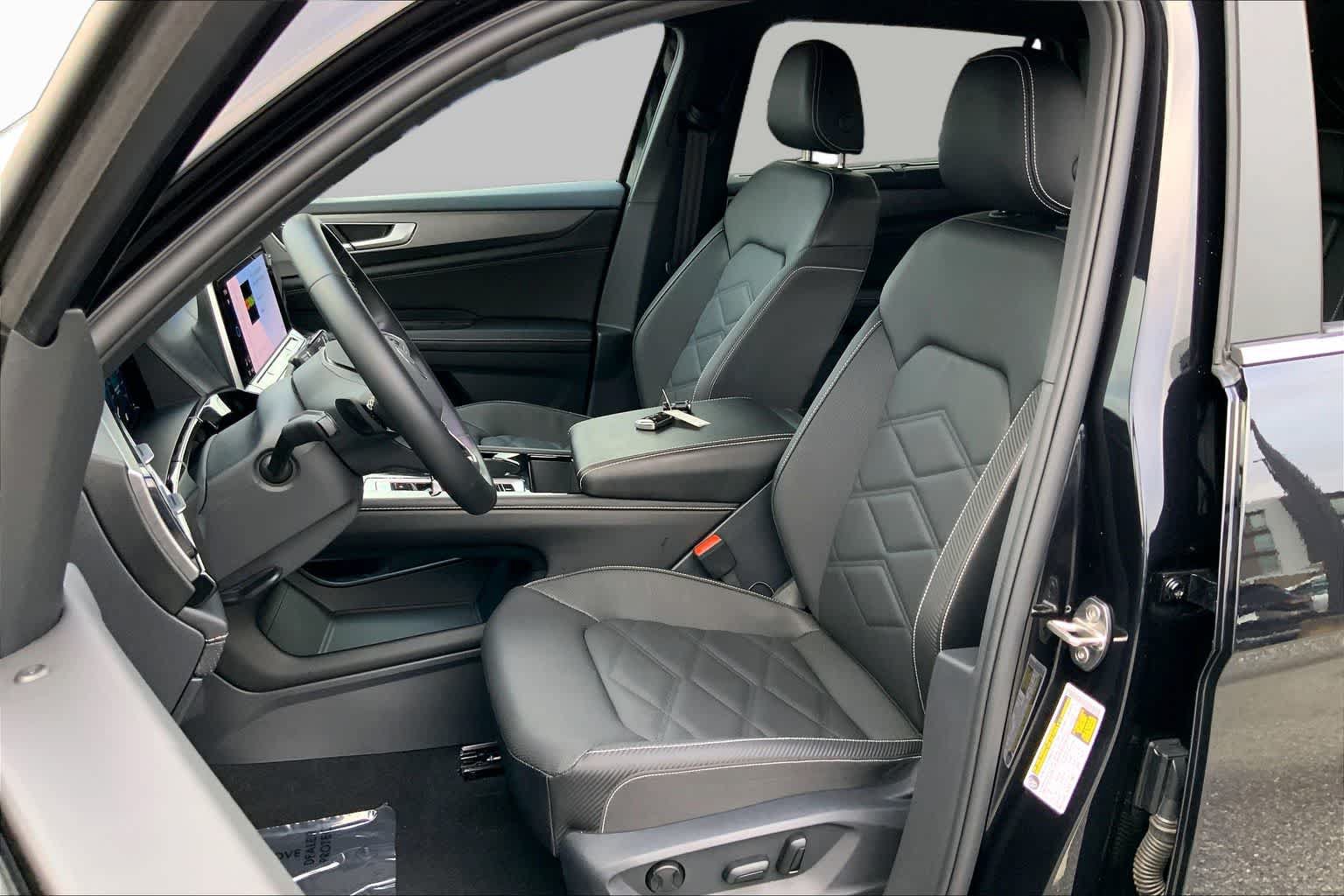 Used 2026 Volkswagen Atlas Cross Sport SE FWD image 8