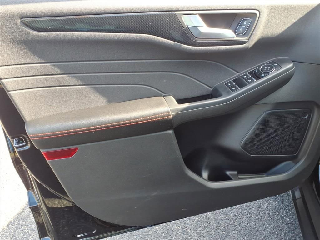 Certified 2023 Ford Escape ST-Line w/ Tech Pack #1 image 17