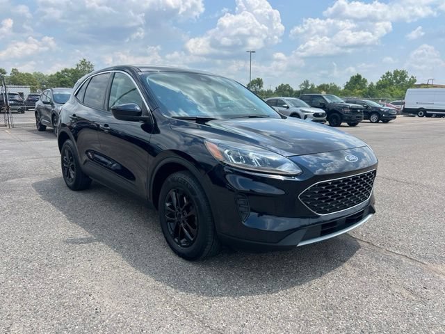 Certified 2021 Ford Escape SE w/ Cold Weather Package AWD/4WD image 3
