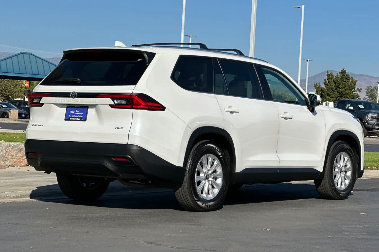 Used 2024 Toyota Grand Highlander AWD Hybrid image 2