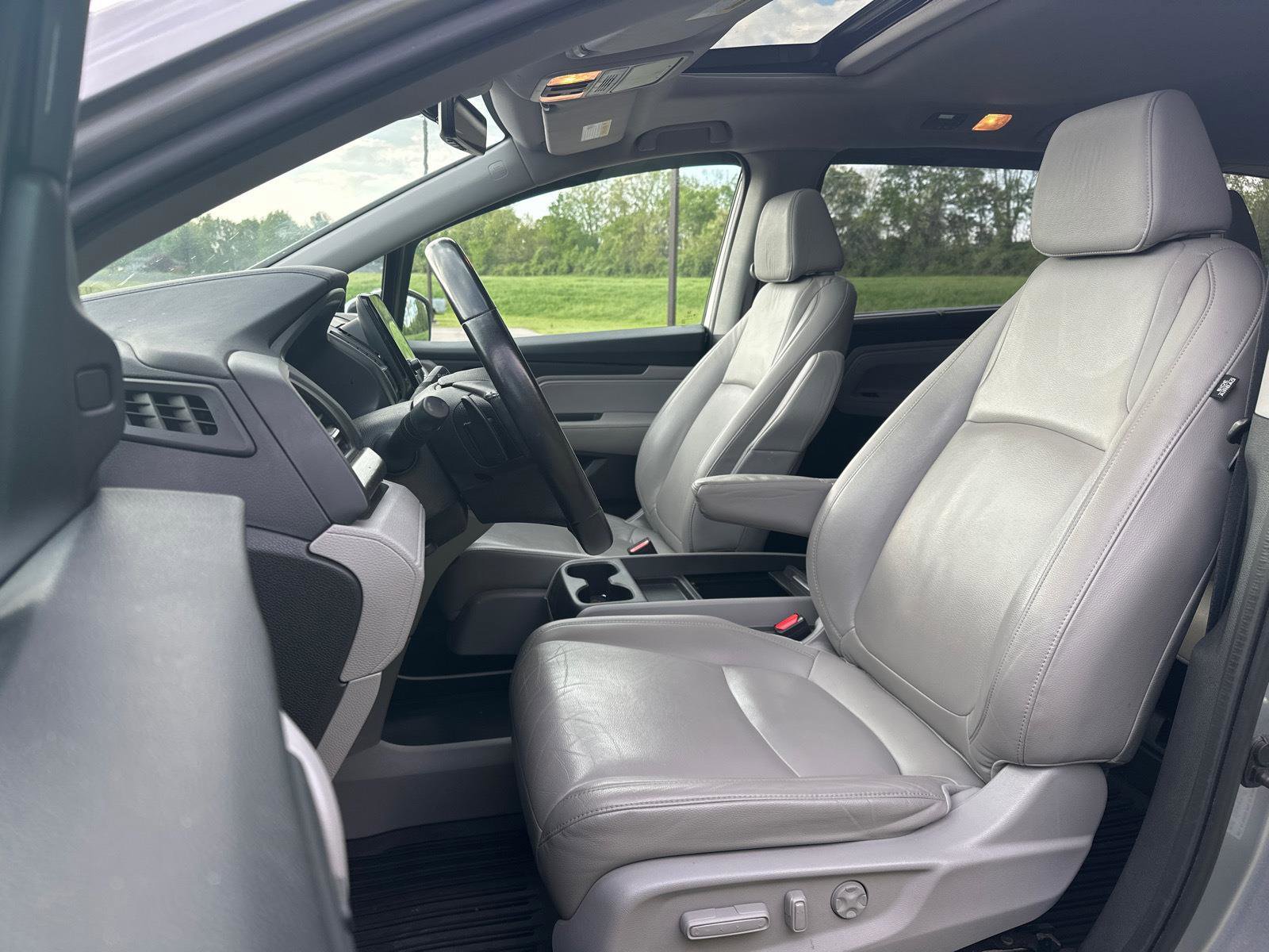 Used 2019 Honda Odyssey EX-L image 3