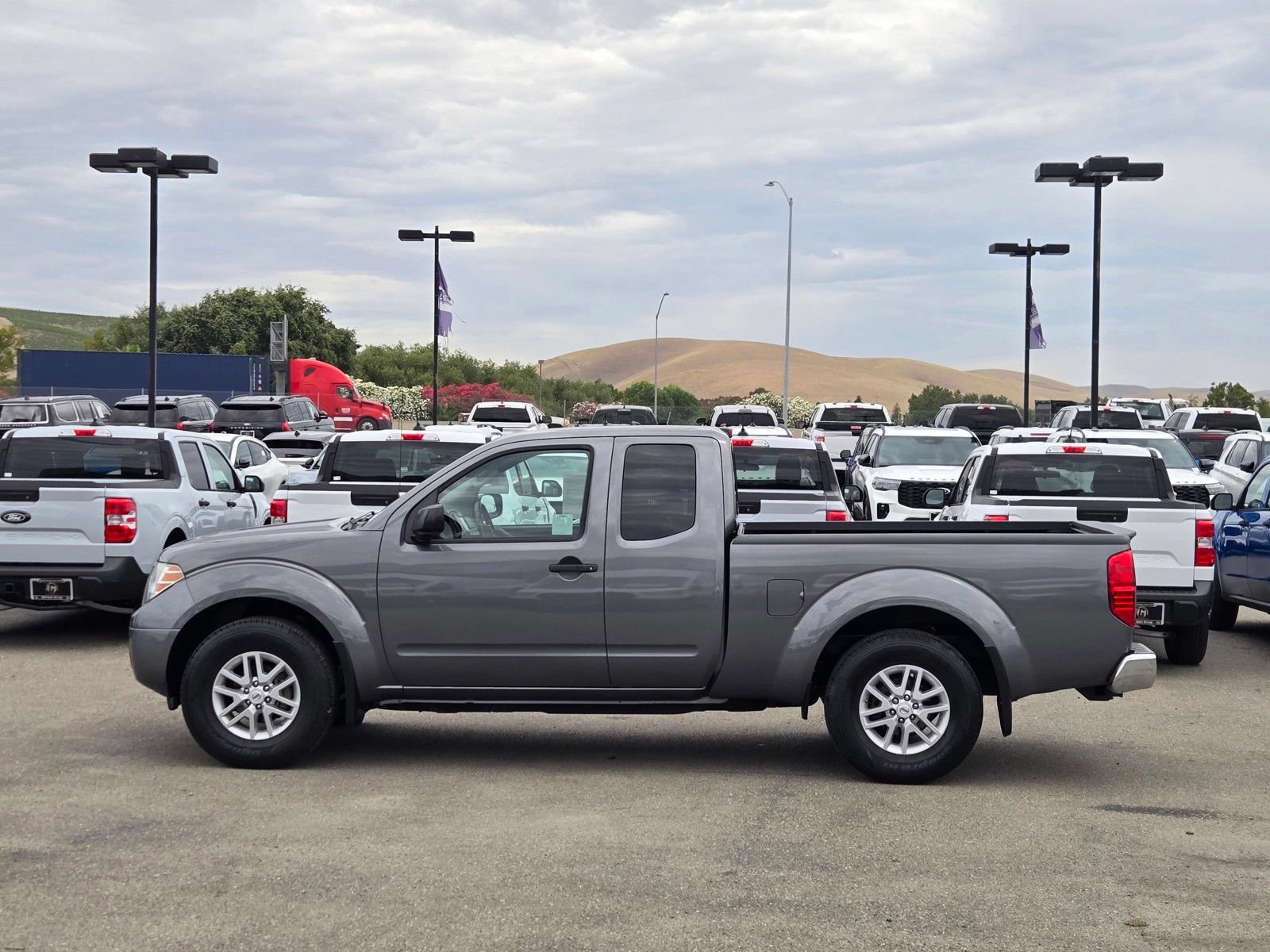 Used 2019 Nissan Frontier SV RWD image 7