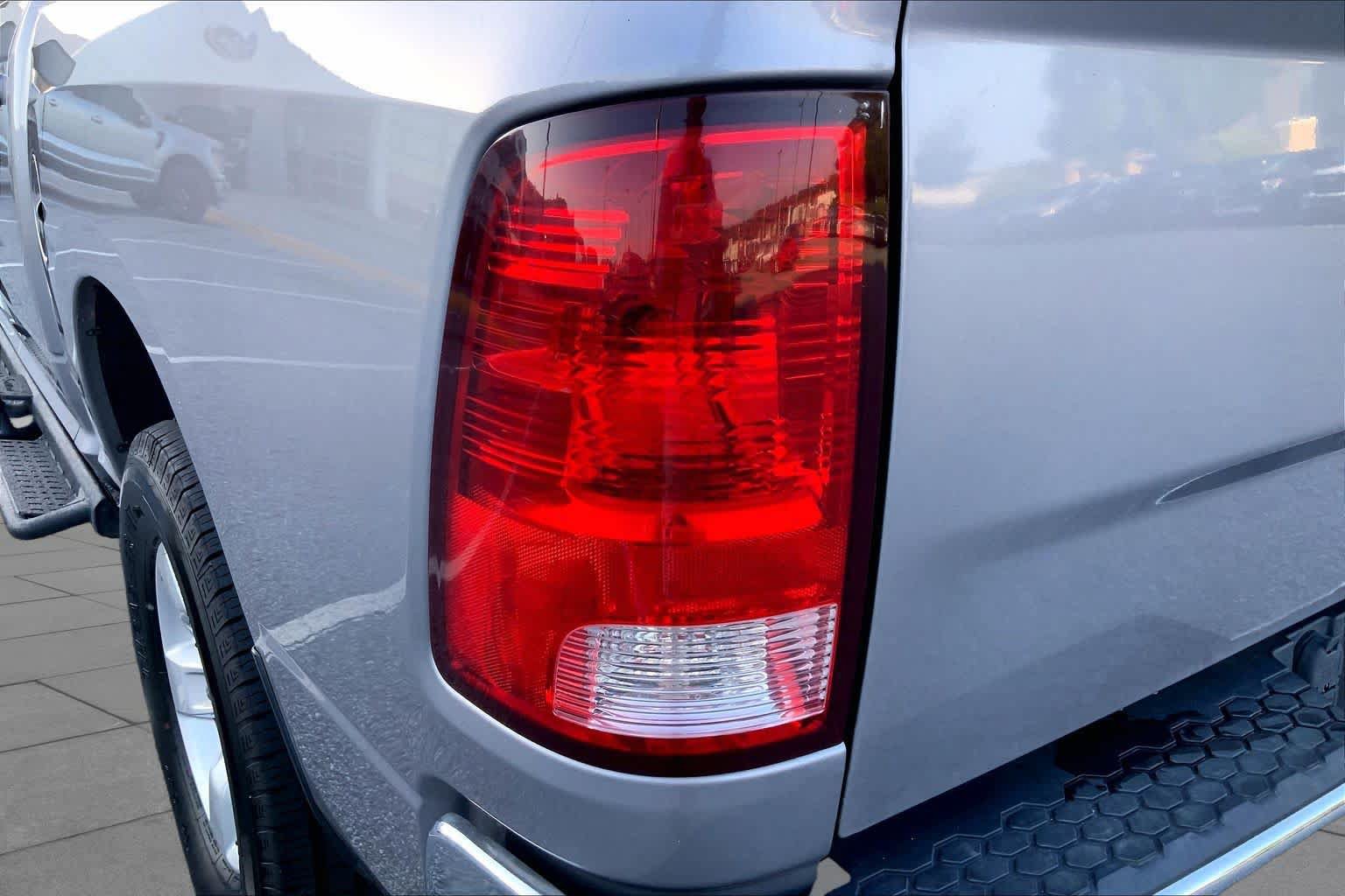 Used 2021 RAM 1500 Classic SLT RWD image 26