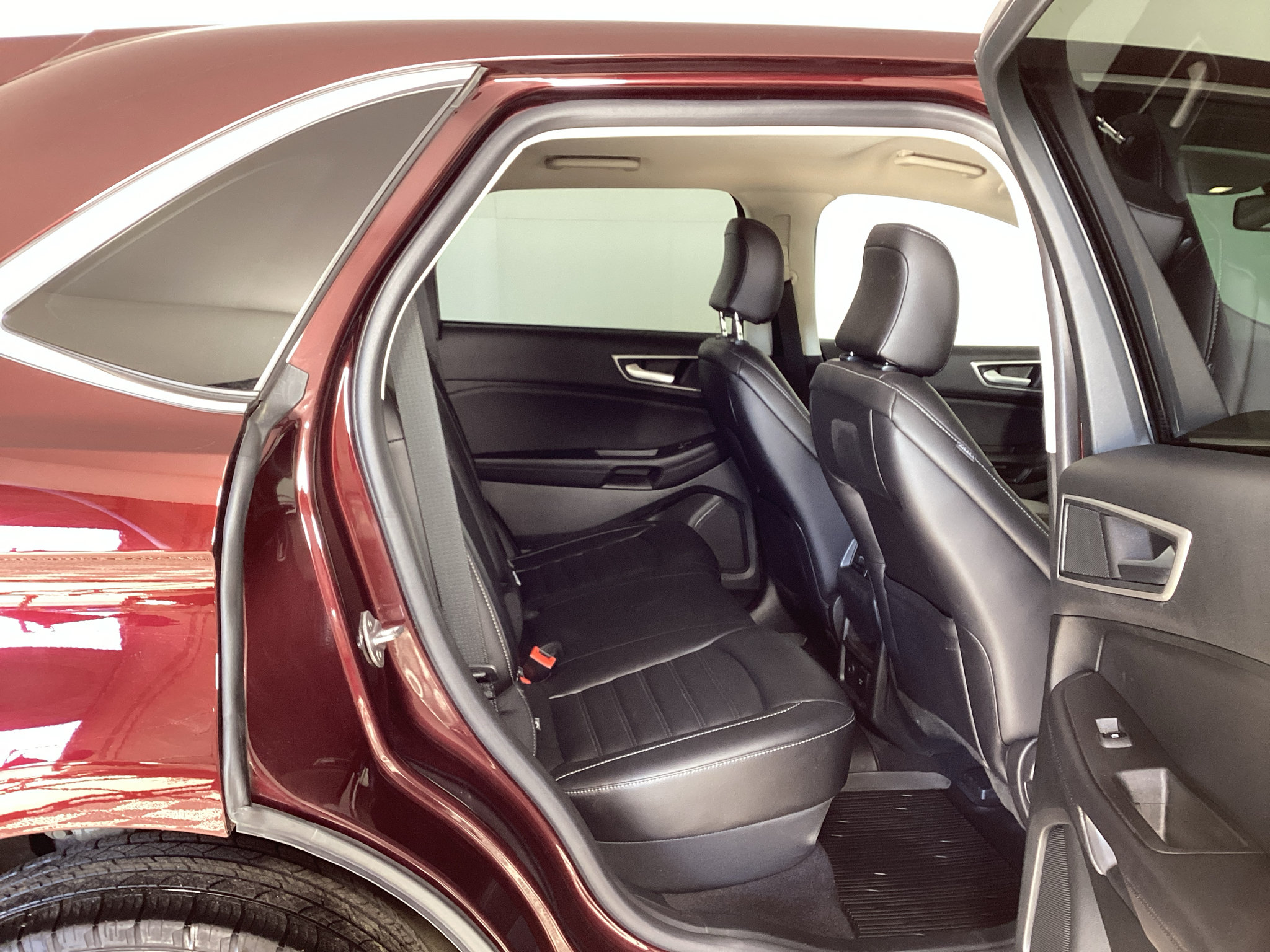 Certified 2024 Ford Edge SEL w/ Convenience Package AWD/4WD image 12