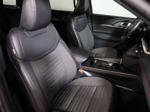 Certified 2025 Ford Explorer ST-Line w/ Premium Package AWD/4WD image 9