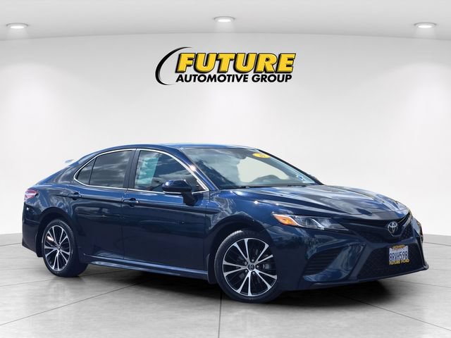 Used 2020 Toyota Camry SE w/ Convenience Package