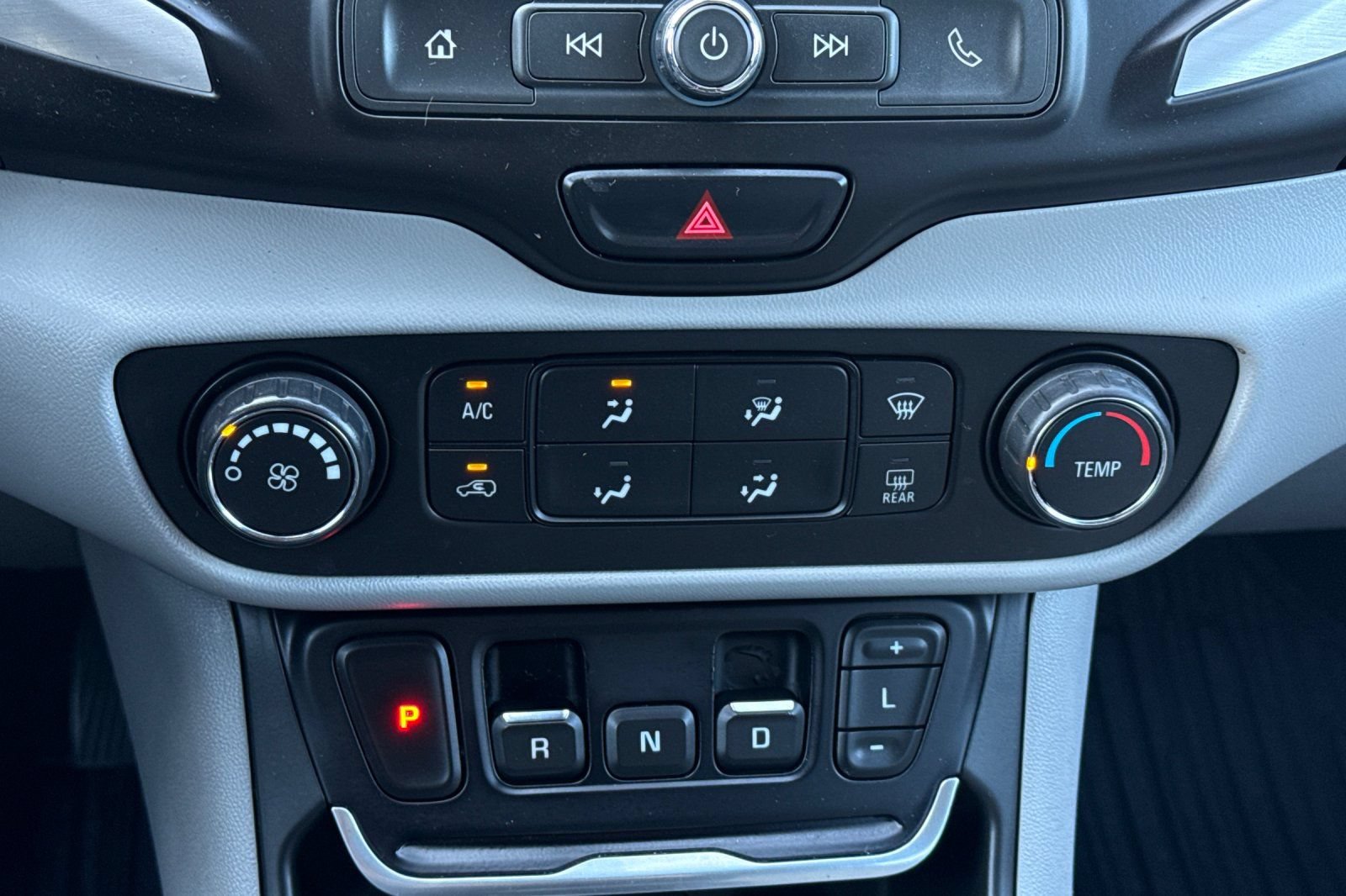 Used 2018 GMC Terrain SLE FWD image 21