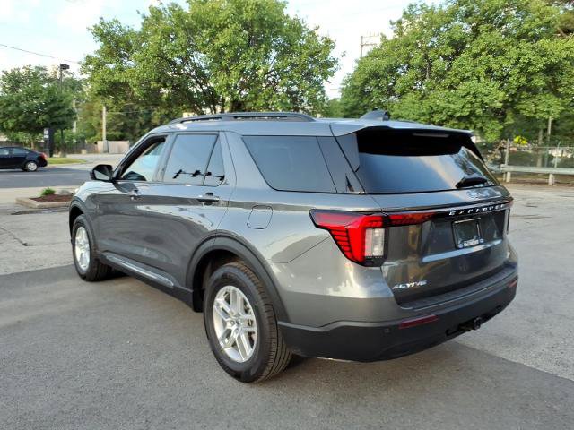 Certified 2025 Ford Explorer Active AWD/4WD image 4