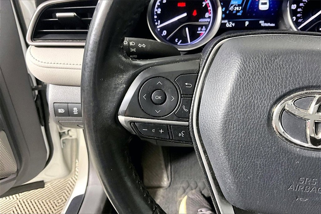 Used 2021 Toyota Camry XLE image 14