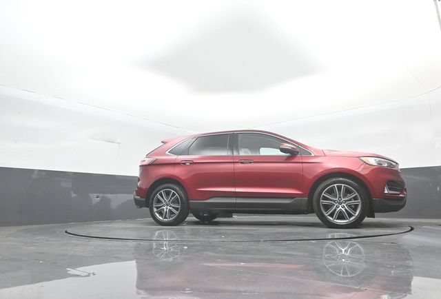 Certified 2019 Ford Edge Titanium w/ Cold Weather Package AWD/4WD image 34