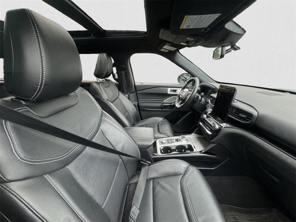 Certified 2021 Ford Explorer ST w/ ST Street Pack image 11