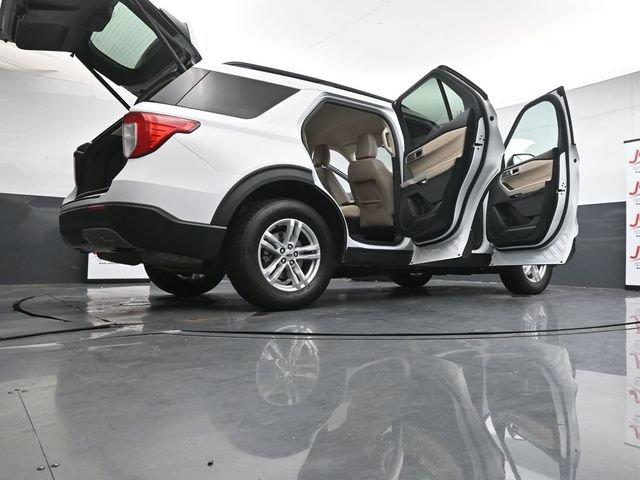 Certified 2024 Ford Explorer XLT w/ Equipment Group 202A AWD/4WD image 43