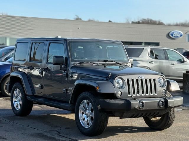 Used 2018 Jeep Wrangler Unlimited Sahara w/ Connectivity Group image 31