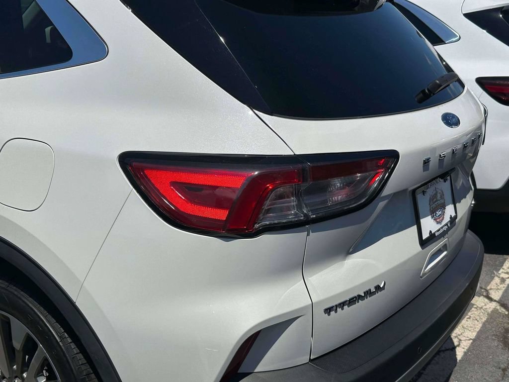 Certified 2021 Ford Escape Titanium AWD/4WD image 9