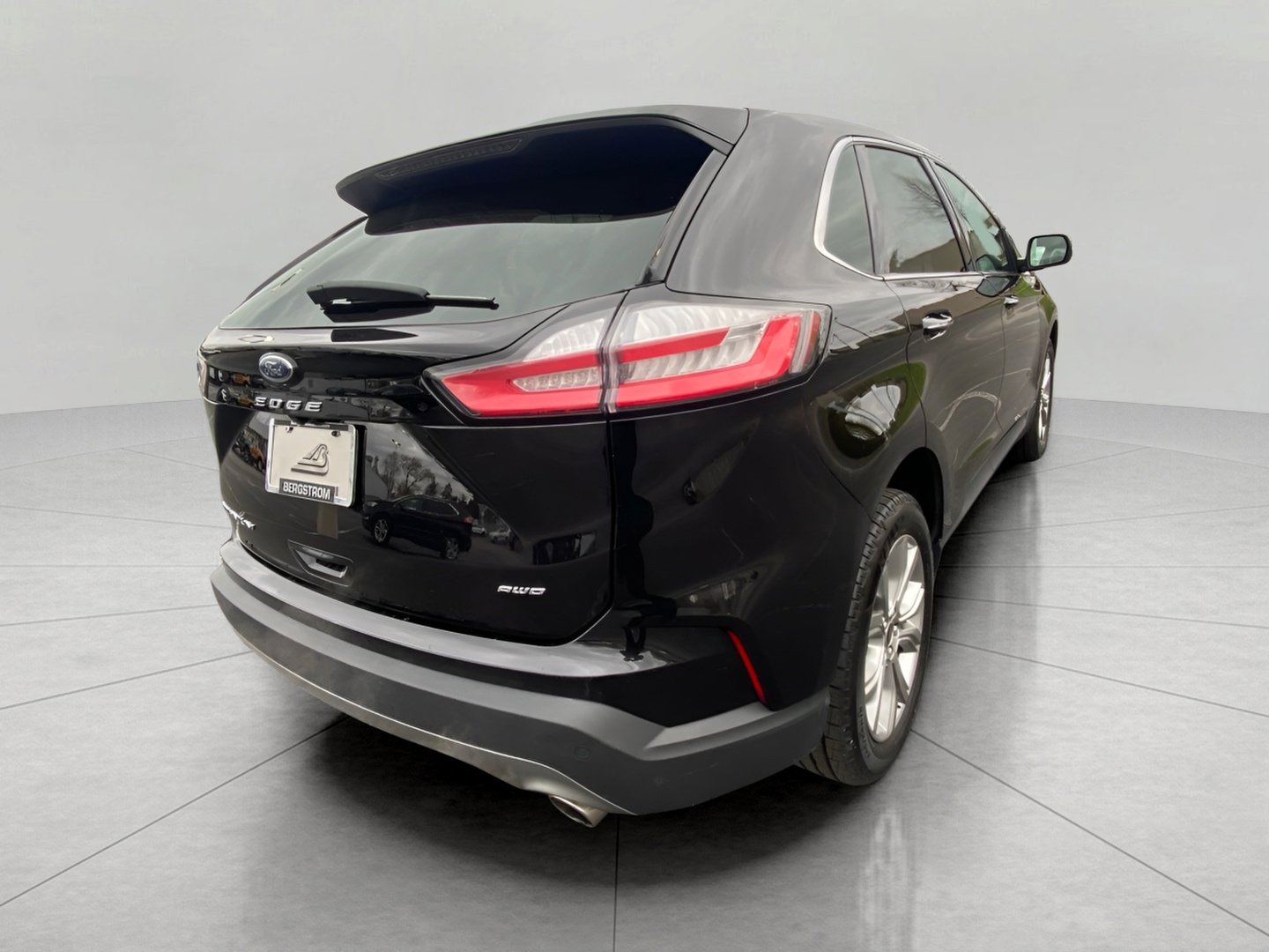 Certified 2024 Ford Edge Titanium AWD/4WD image 9