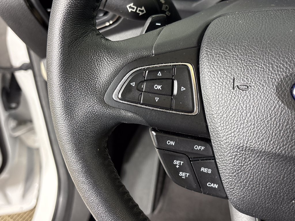 Certified 2017 Ford Escape Titanium FWD image 18