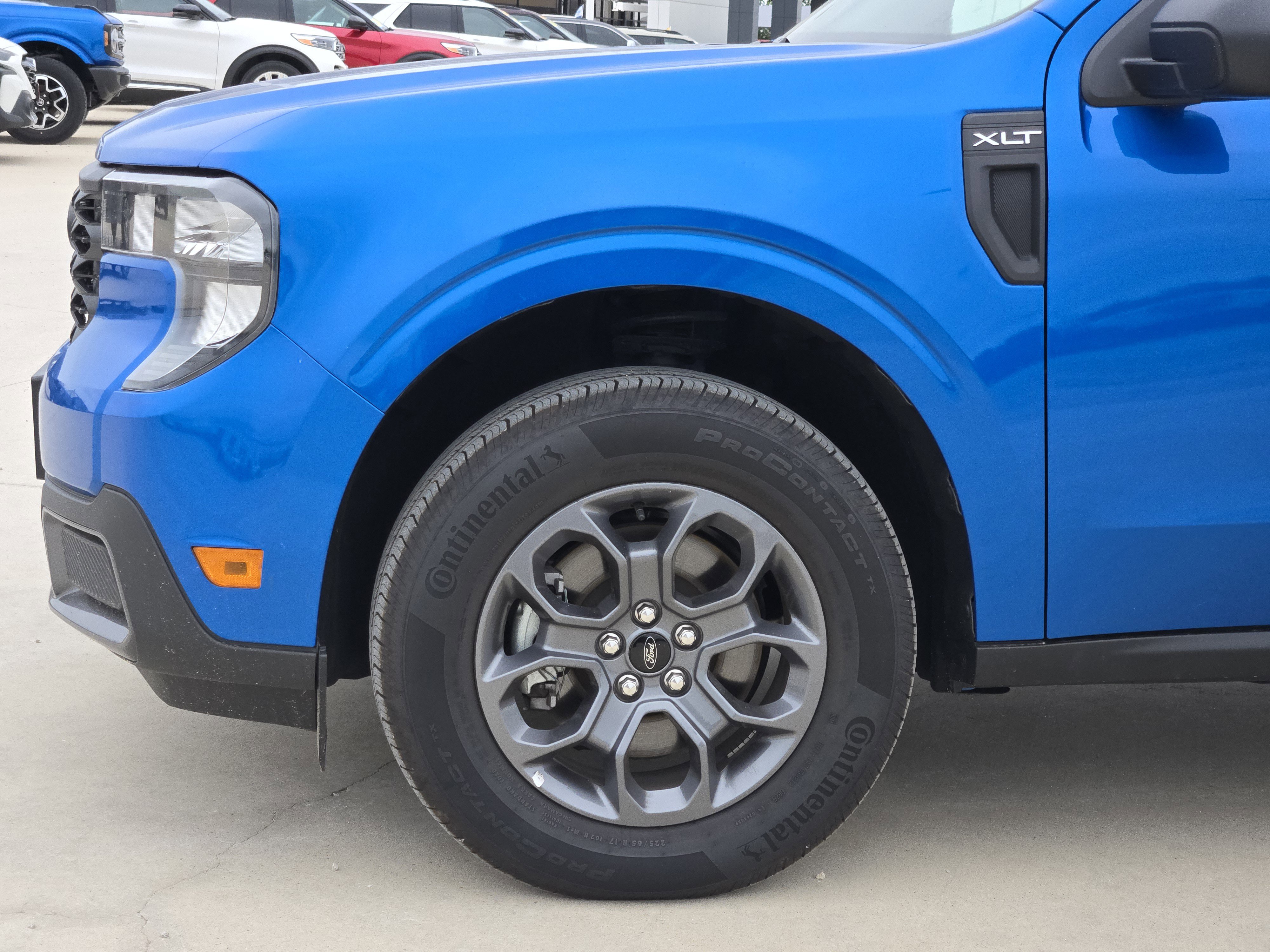 Certified 2025 Ford Maverick XLT w/ Equipment Group 302A AWD/4WD image 8