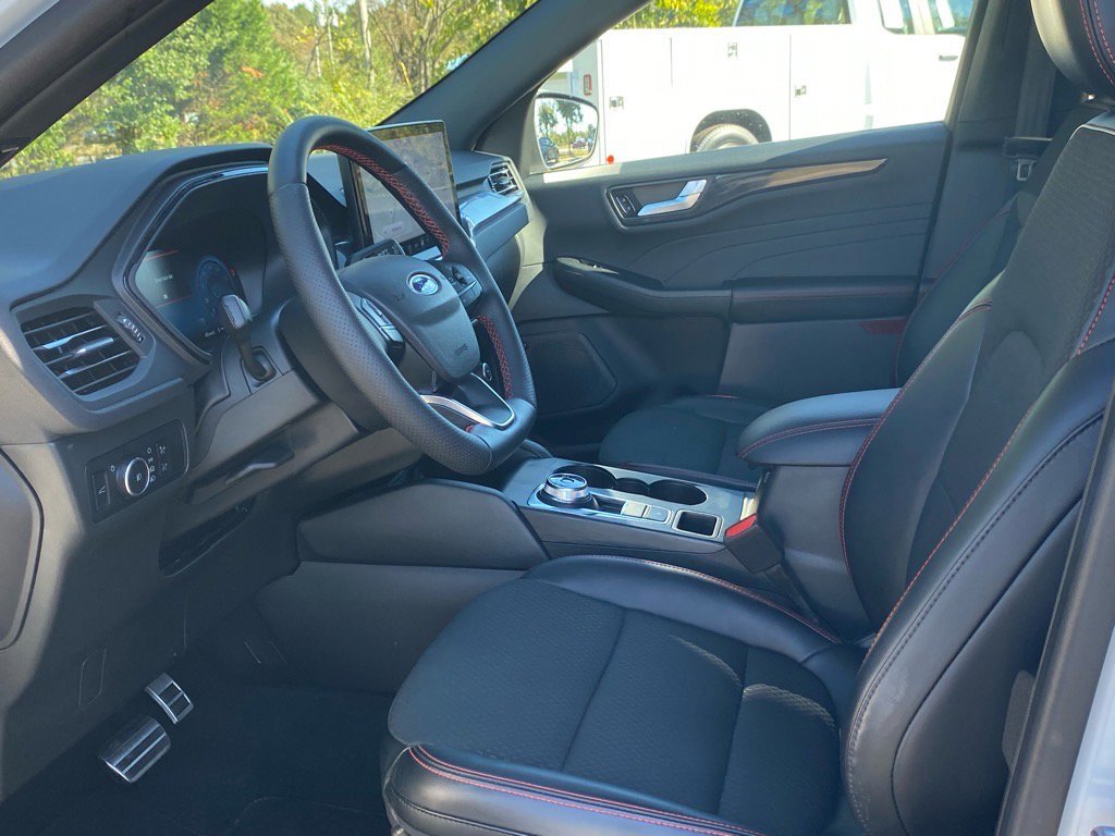 Certified 2023 Ford Escape ST-Line Select w/ Tech Pack #2 image 15