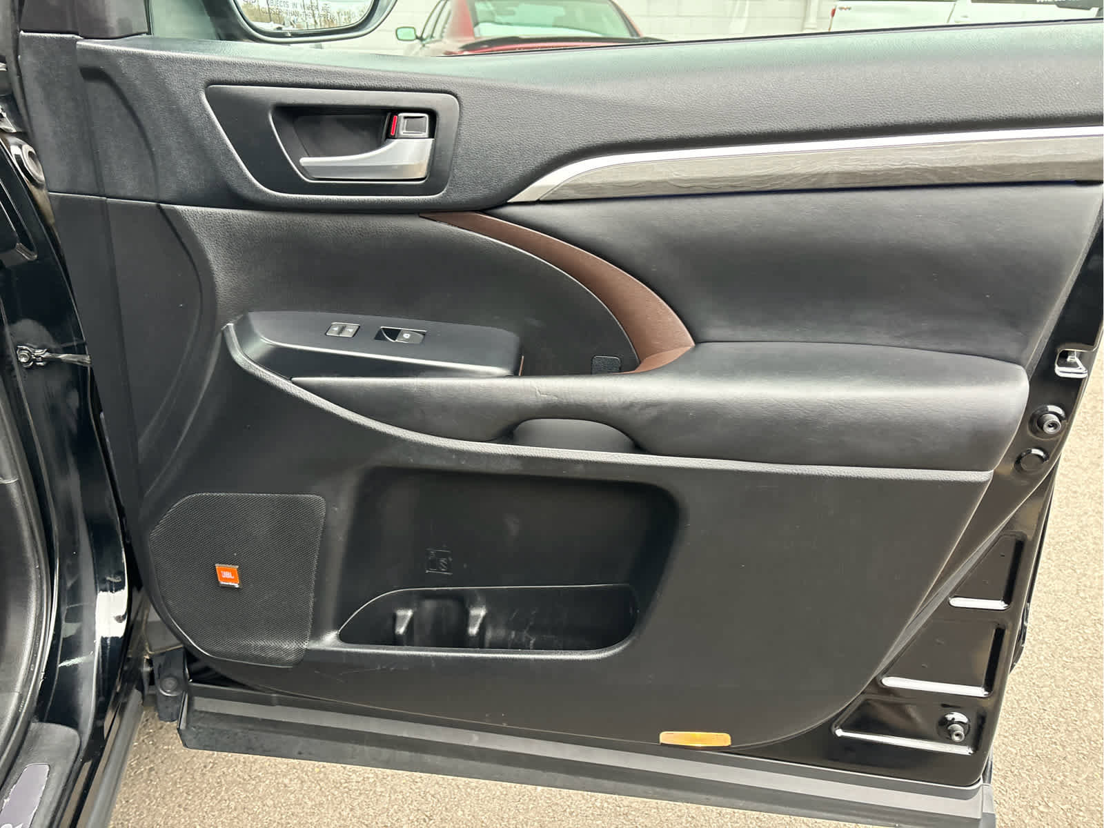 Used 2019 Toyota Highlander Limited Platinum image 28