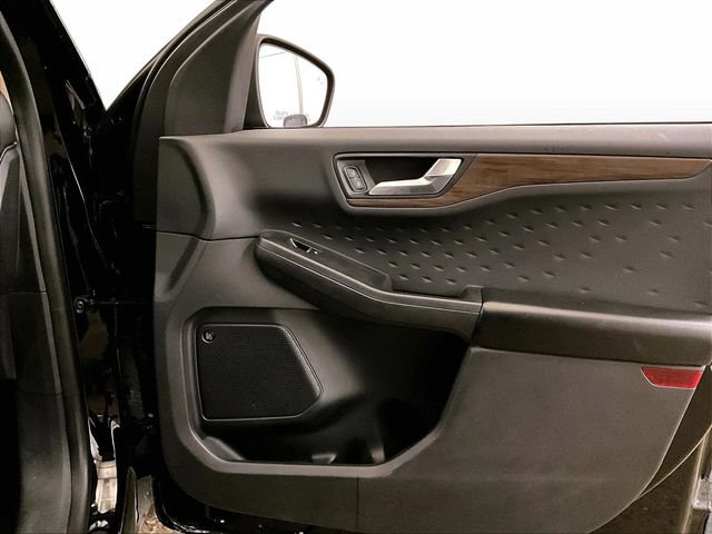 Certified 2020 Ford Escape Titanium AWD/4WD image 23