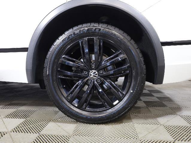 Used 2022 Volkswagen Tiguan SE R-Line image 22