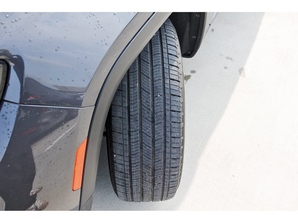Used 2025 Jeep Grand Cherokee Altitude RWD image 30