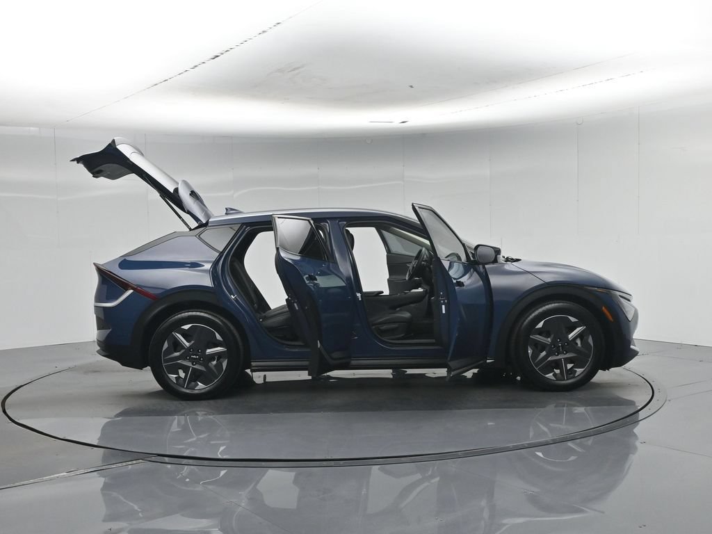 Used 2025 Kia EV6 Light RWD image 5
