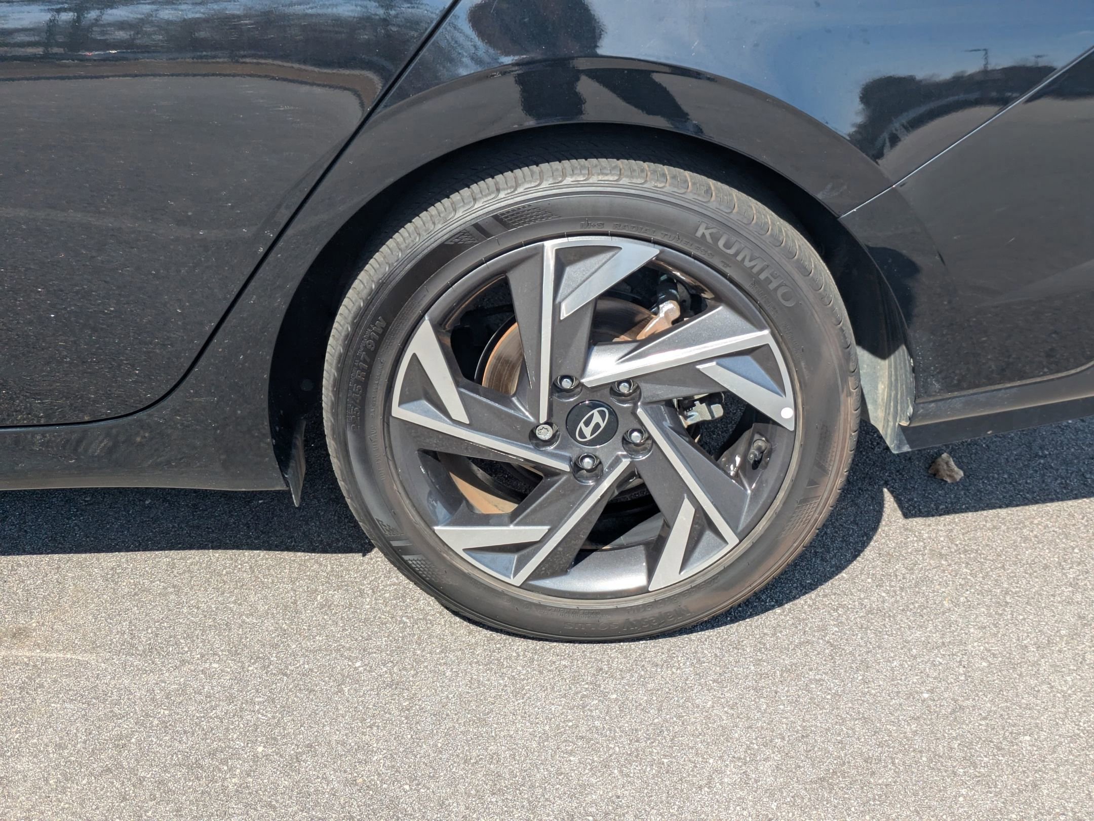 Used 2024 Hyundai Elantra Limited image 8