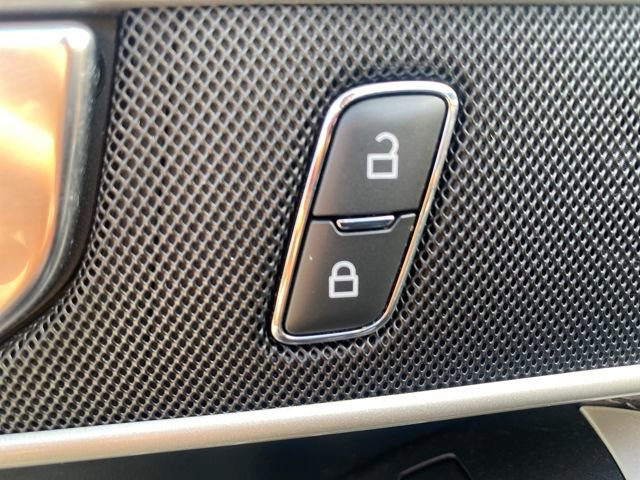 Certified 2022 Ford Explorer XLT w/ Equipment Group 202A image 18