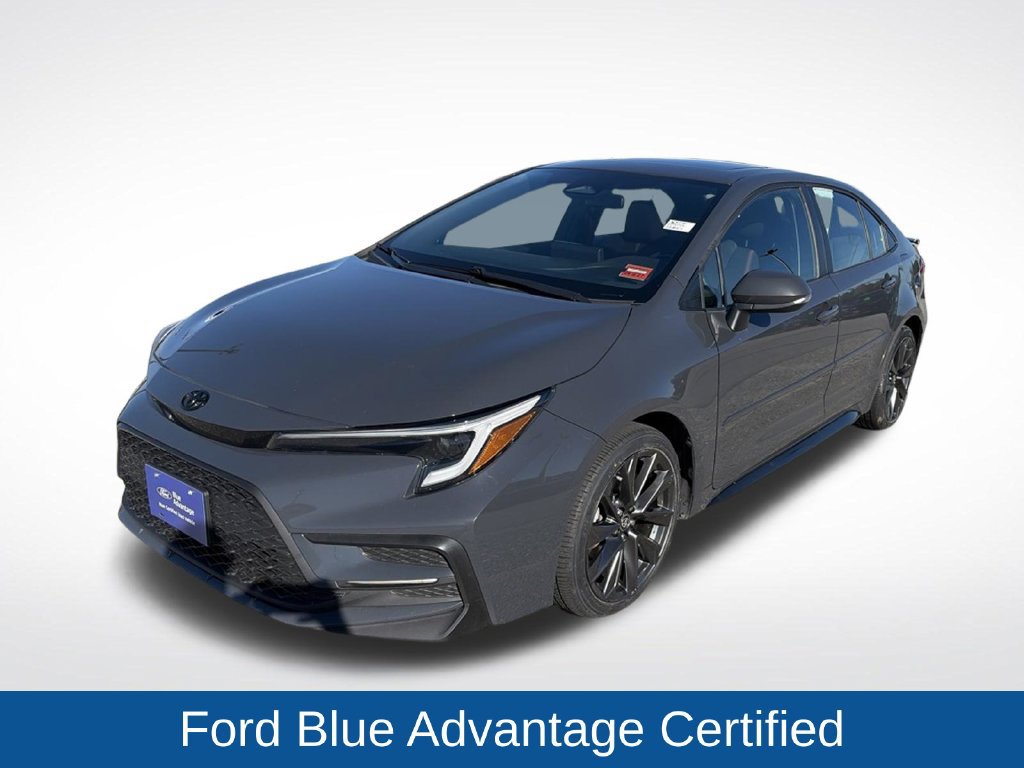 Used 2024 Toyota Corolla SE w/ SE Premium Package FWD image 3