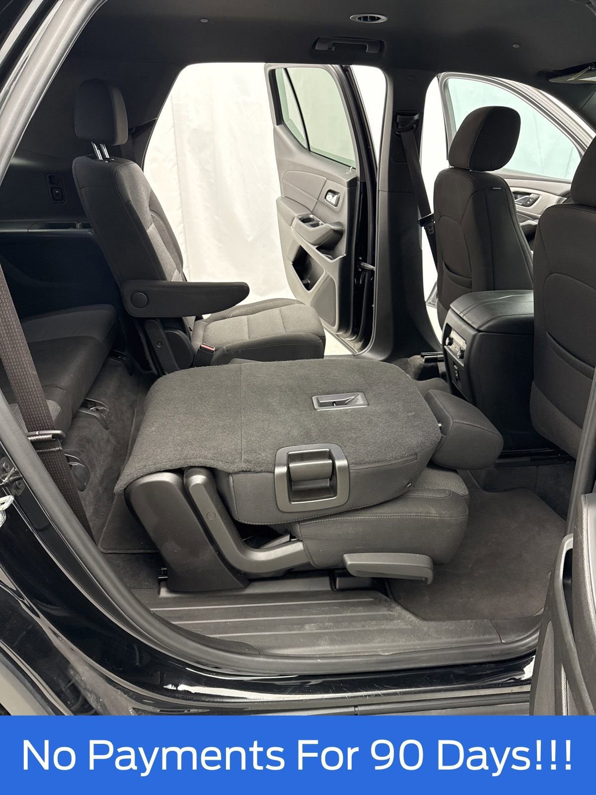 Used 2022 Chevrolet Traverse LT image 36