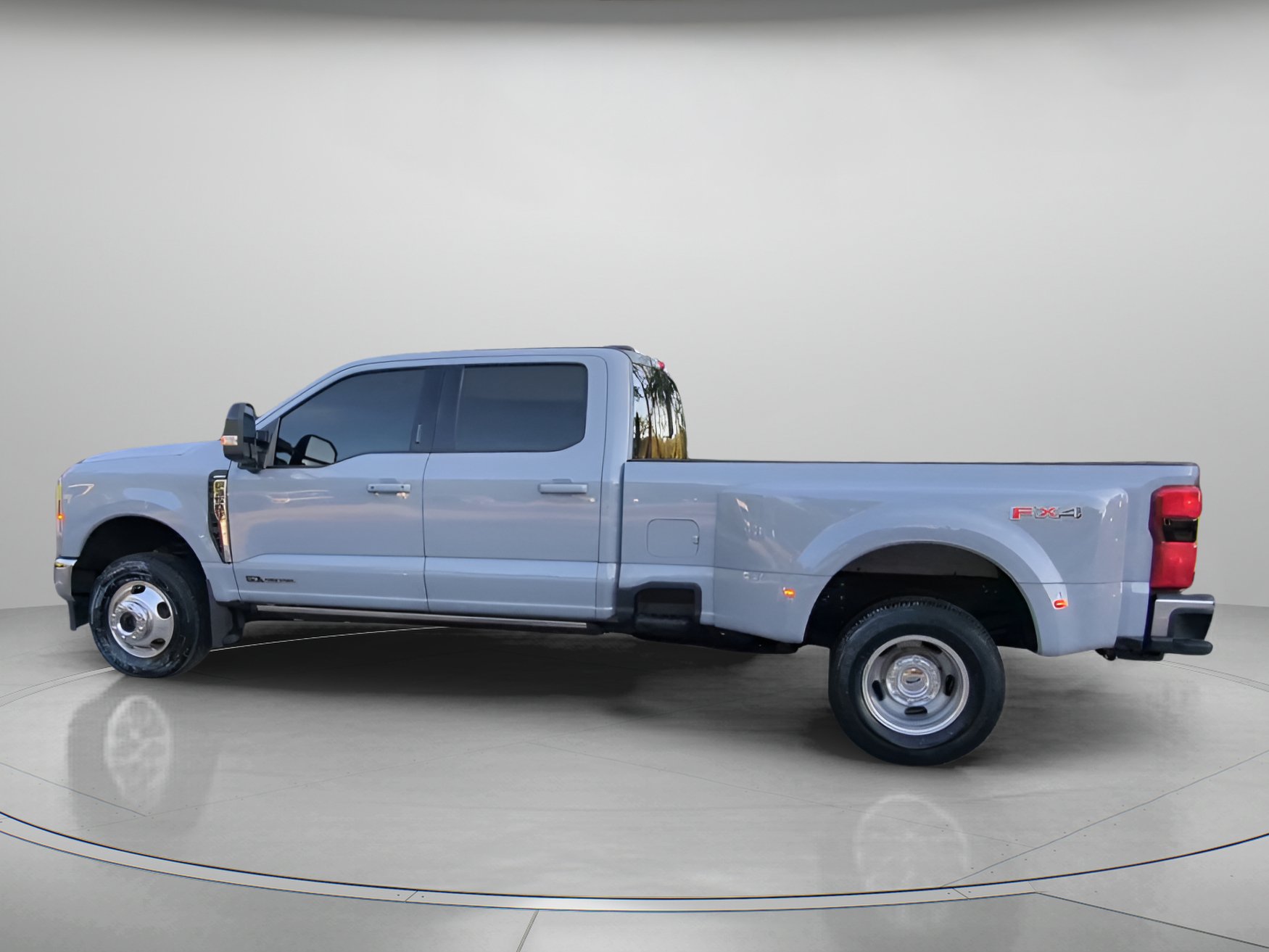 Certified 2024 Ford F350 Lariat w/ Lariat Ultimate Package AWD/4WD image 15